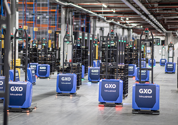 foto GXO lanza una innovadora solución pionera en el sector para el proceso de salida con robots móviles autónomos.